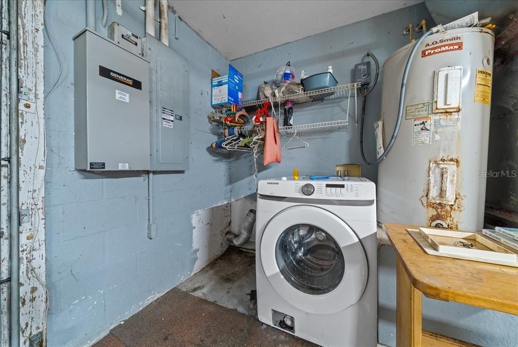 Activo con contrato: $394,990 (4 camas, 3 baños, 2362 Pies cuadrados)