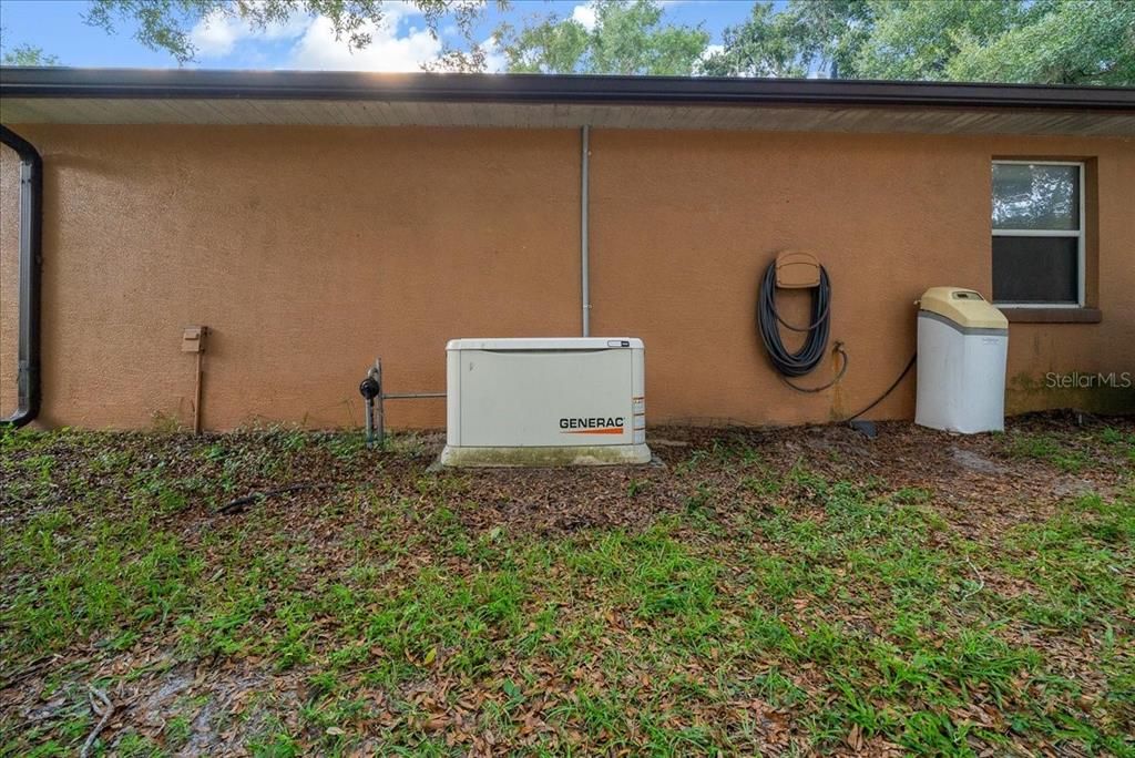 Activo con contrato: $394,990 (4 camas, 3 baños, 2362 Pies cuadrados)