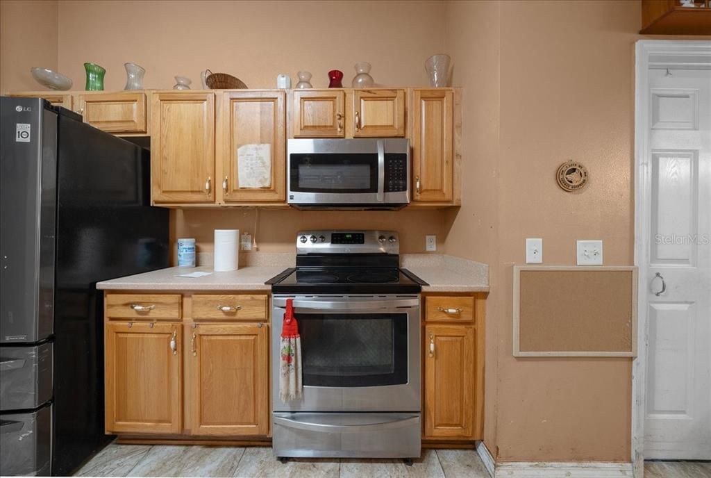 Activo con contrato: $394,990 (4 camas, 3 baños, 2362 Pies cuadrados)