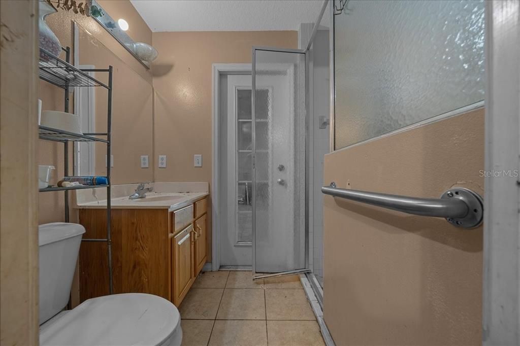 Activo con contrato: $394,990 (4 camas, 3 baños, 2362 Pies cuadrados)