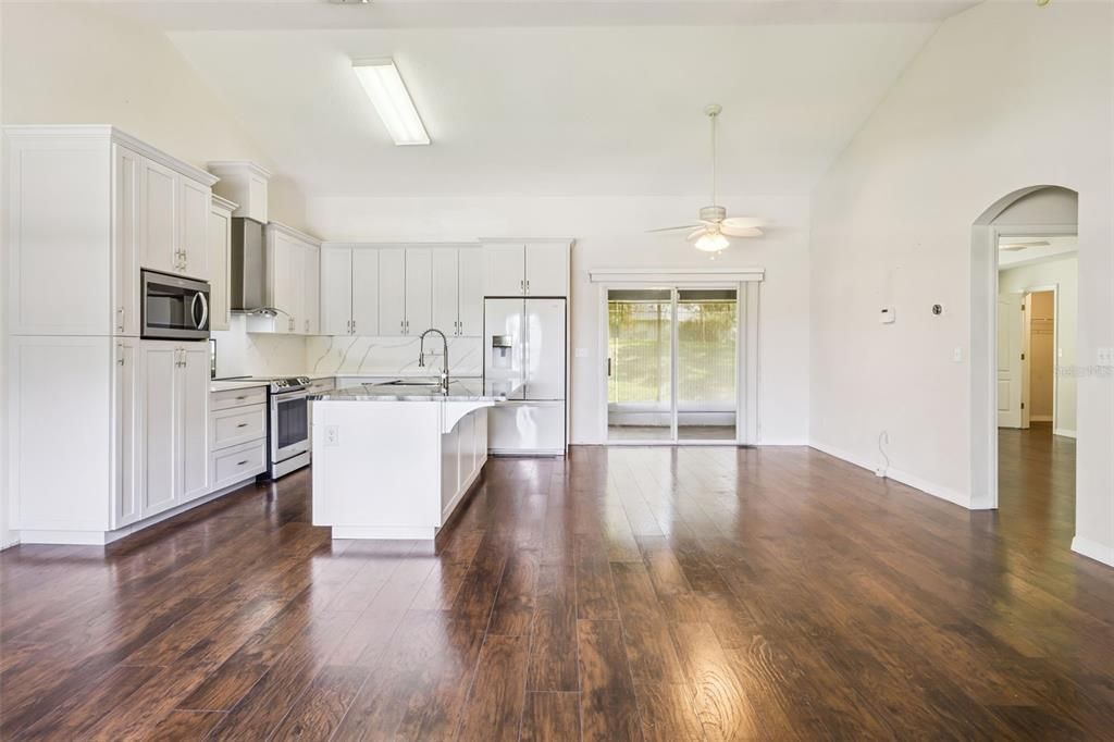 Active With Contract: $345,000 (3 beds, 2 baths, 1636 Square Feet)