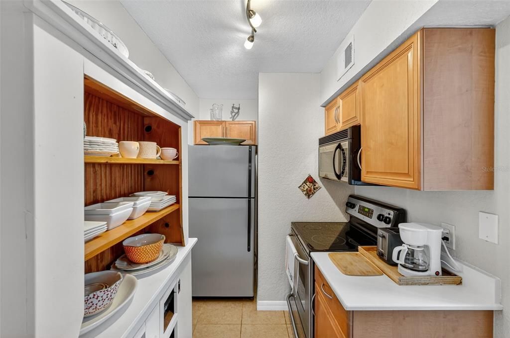 For Sale: $195,000 (1 beds, 1 baths, 1153 Square Feet)