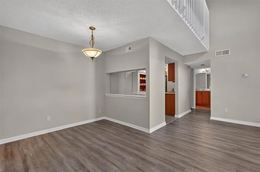 For Sale: $195,000 (1 beds, 1 baths, 1153 Square Feet)