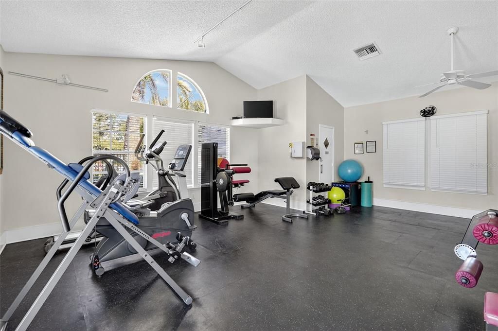 For Sale: $195,000 (1 beds, 1 baths, 1153 Square Feet)