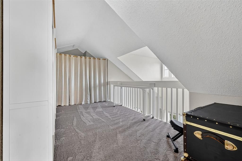 For Sale: $195,000 (1 beds, 1 baths, 1153 Square Feet)