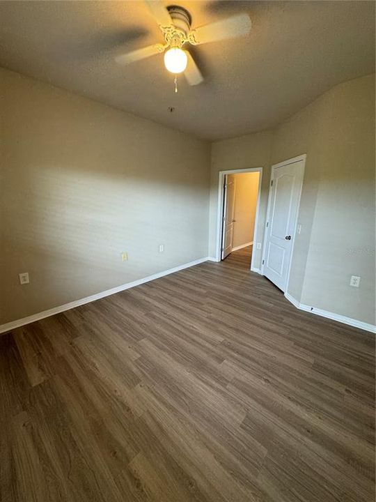 For Sale: $198,000 (1 beds, 1 baths, 868 Square Feet)