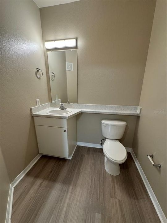 For Sale: $198,000 (1 beds, 1 baths, 868 Square Feet)