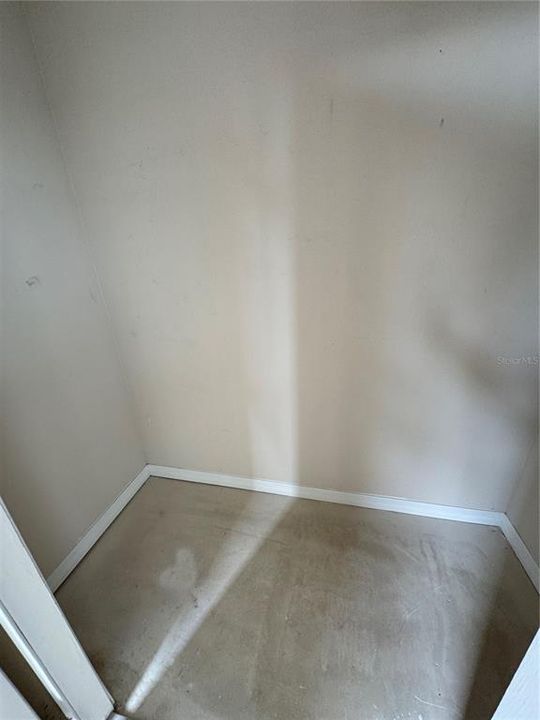 For Sale: $198,000 (1 beds, 1 baths, 868 Square Feet)