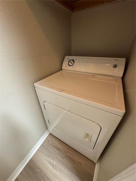 For Sale: $198,000 (1 beds, 1 baths, 868 Square Feet)