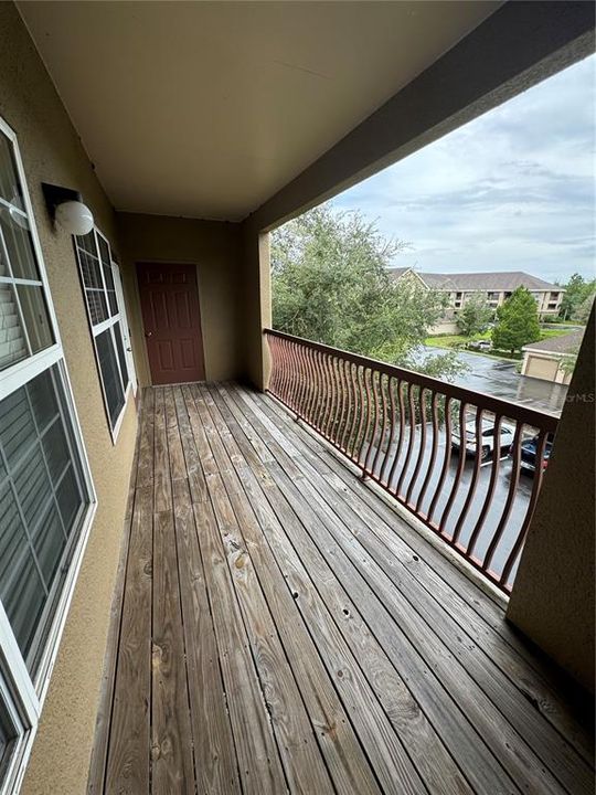 For Sale: $198,000 (1 beds, 1 baths, 868 Square Feet)