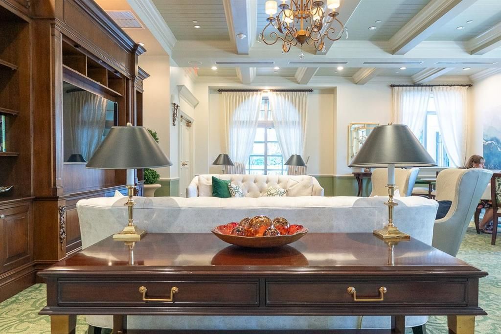 Activo con contrato: $1,999,000 (3 camas, 3 baños, 2736 Pies cuadrados)