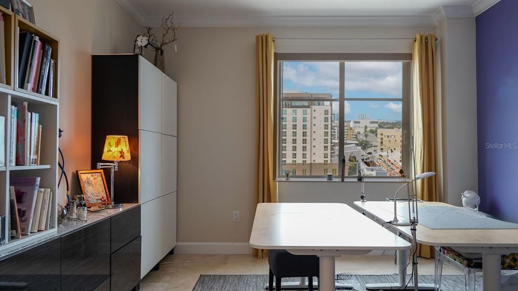 Activo con contrato: $1,999,000 (3 camas, 3 baños, 2736 Pies cuadrados)