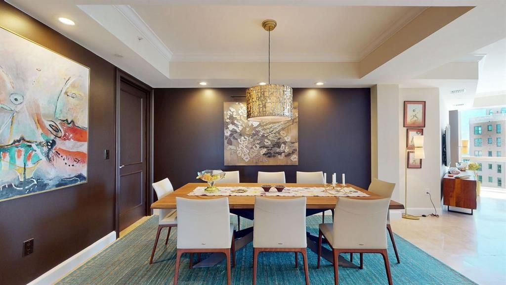 Activo con contrato: $1,999,000 (3 camas, 3 baños, 2736 Pies cuadrados)