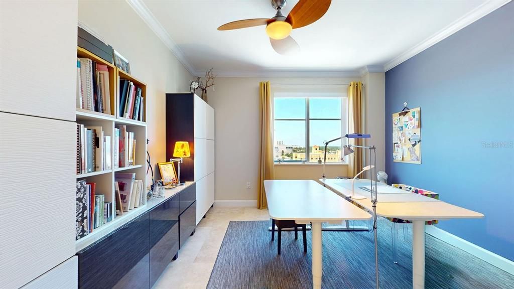 Activo con contrato: $1,999,000 (3 camas, 3 baños, 2736 Pies cuadrados)