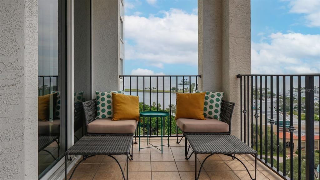 Activo con contrato: $1,999,000 (3 camas, 3 baños, 2736 Pies cuadrados)