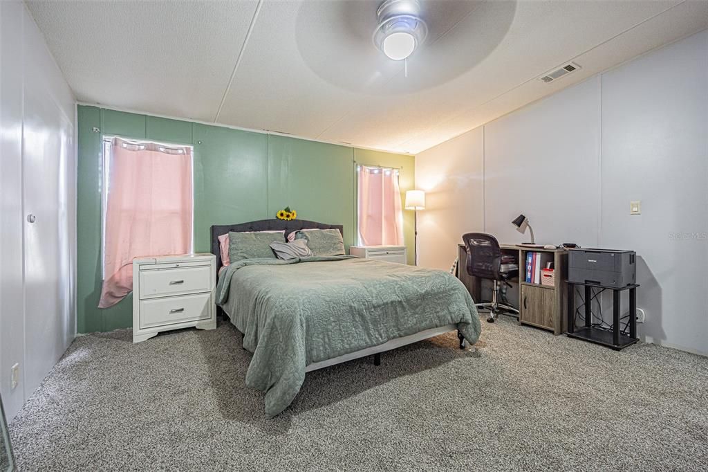 Active With Contract: $258,000 (4 beds, 2 baths, 1782 Square Feet)