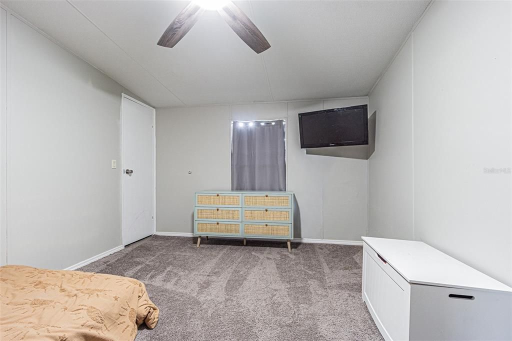 Active With Contract: $258,000 (4 beds, 2 baths, 1782 Square Feet)