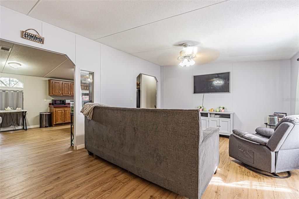 Active With Contract: $258,000 (4 beds, 2 baths, 1782 Square Feet)