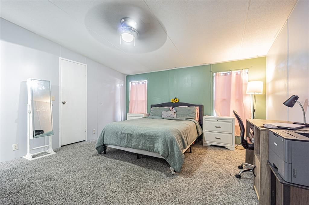 Active With Contract: $258,000 (4 beds, 2 baths, 1782 Square Feet)