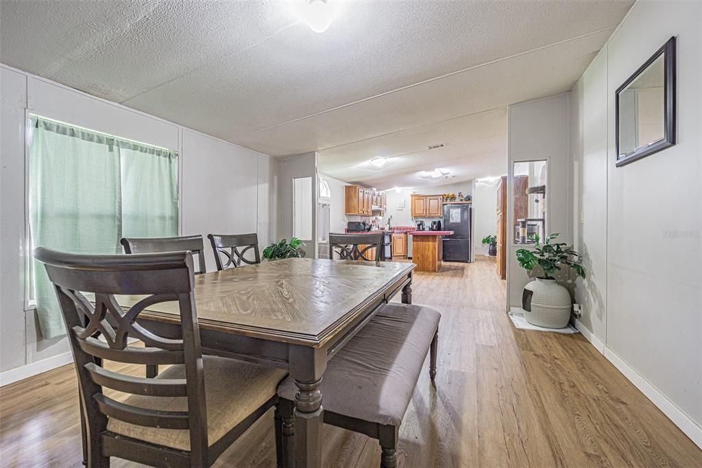 Active With Contract: $258,000 (4 beds, 2 baths, 1782 Square Feet)