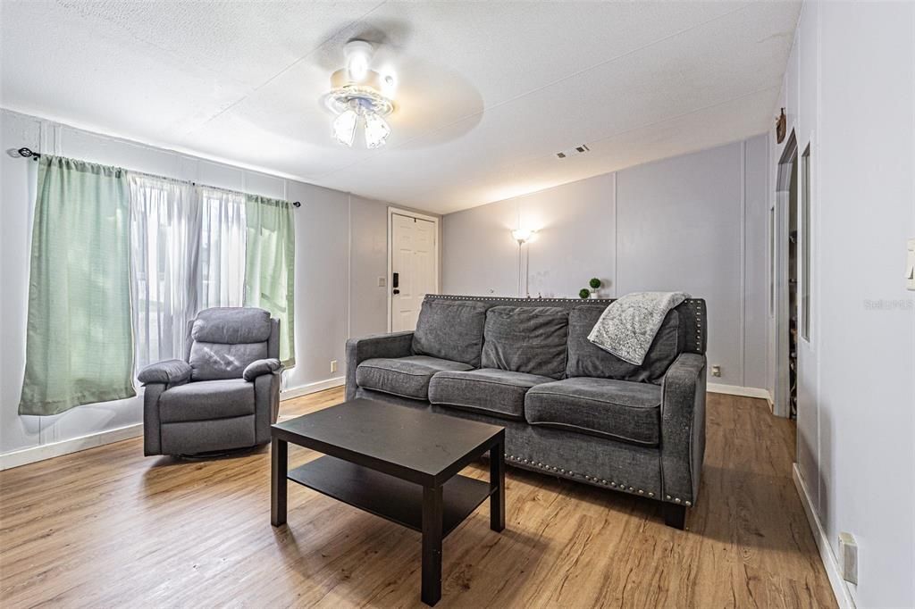 Active With Contract: $258,000 (4 beds, 2 baths, 1782 Square Feet)