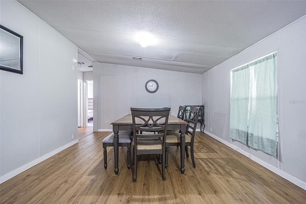 Active With Contract: $258,000 (4 beds, 2 baths, 1782 Square Feet)