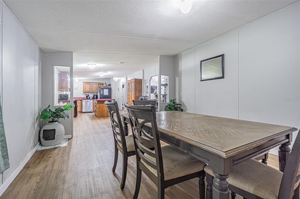 Active With Contract: $258,000 (4 beds, 2 baths, 1782 Square Feet)