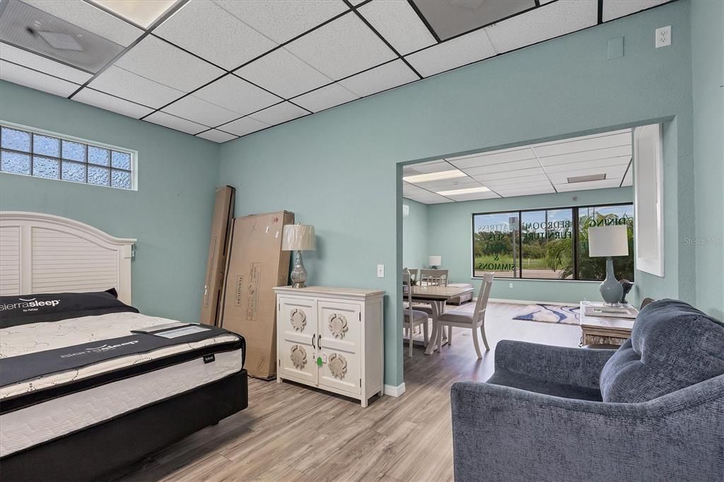 待售: $1,100,000 (0 贝兹, 0 浴室, 3111 平方英尺)