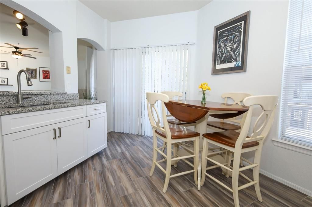 待售: $195,000 (3 贝兹, 2 浴室, 1455 平方英尺)