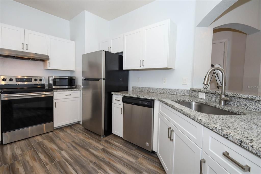 待售: $195,000 (3 贝兹, 2 浴室, 1455 平方英尺)