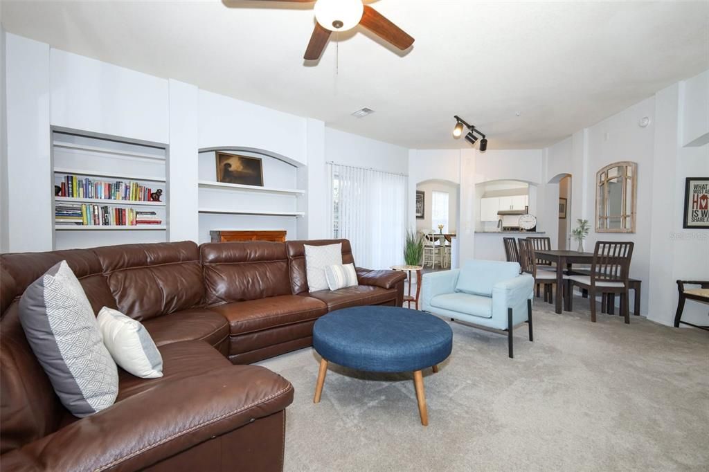 待售: $195,000 (3 贝兹, 2 浴室, 1455 平方英尺)