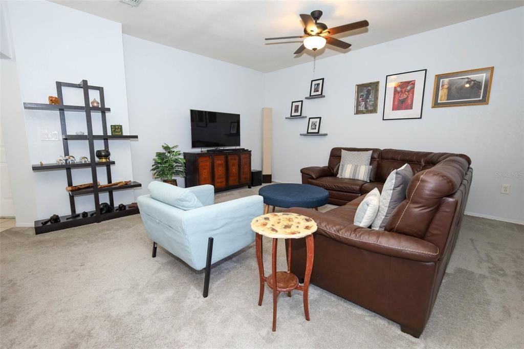 待售: $195,000 (3 贝兹, 2 浴室, 1455 平方英尺)