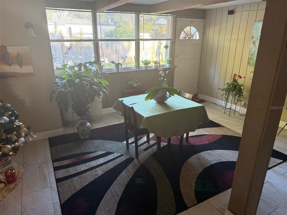 На продажу: $369,900 (3 спален, 2 ванн, 1500 Квадратных фут)