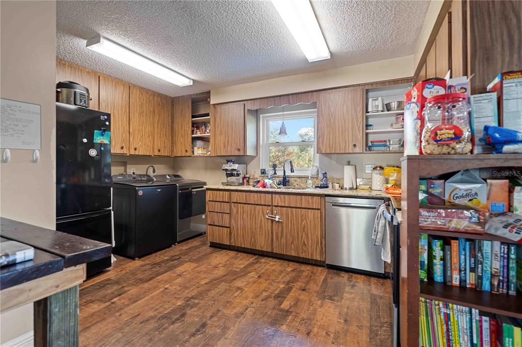 En Venta: $475,000 (3 camas, 2 baños, 1728 Pies cuadrados)