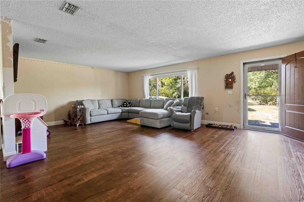 En Venta: $475,000 (3 camas, 2 baños, 1728 Pies cuadrados)