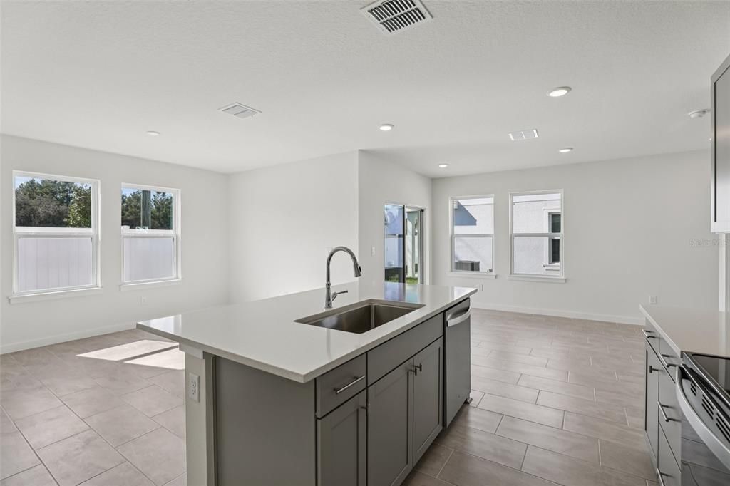 Active With Contract: $364,990 (3 beds, 2 baths, 1679 Square Feet)