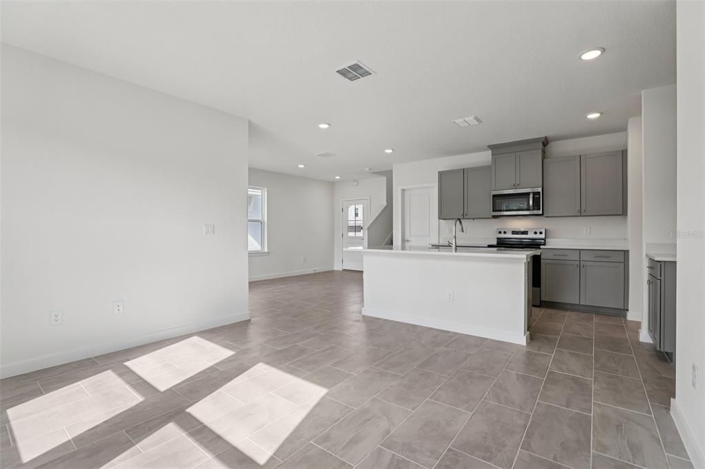 Active With Contract: $364,990 (3 beds, 2 baths, 1679 Square Feet)