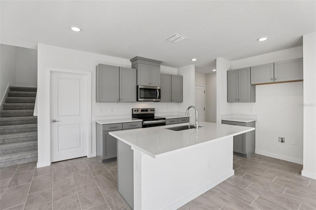 Active With Contract: $364,990 (3 beds, 2 baths, 1679 Square Feet)