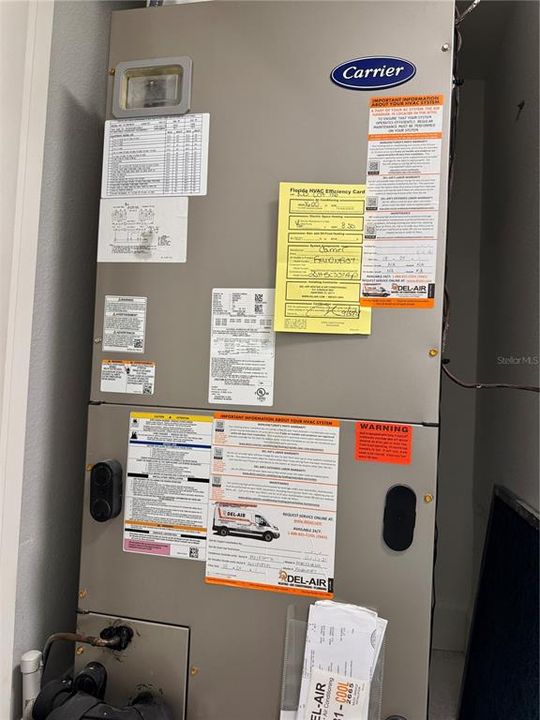 Под контрактом: $350,000 (4 спален, 2 ванн, 1983 Квадратных фут)