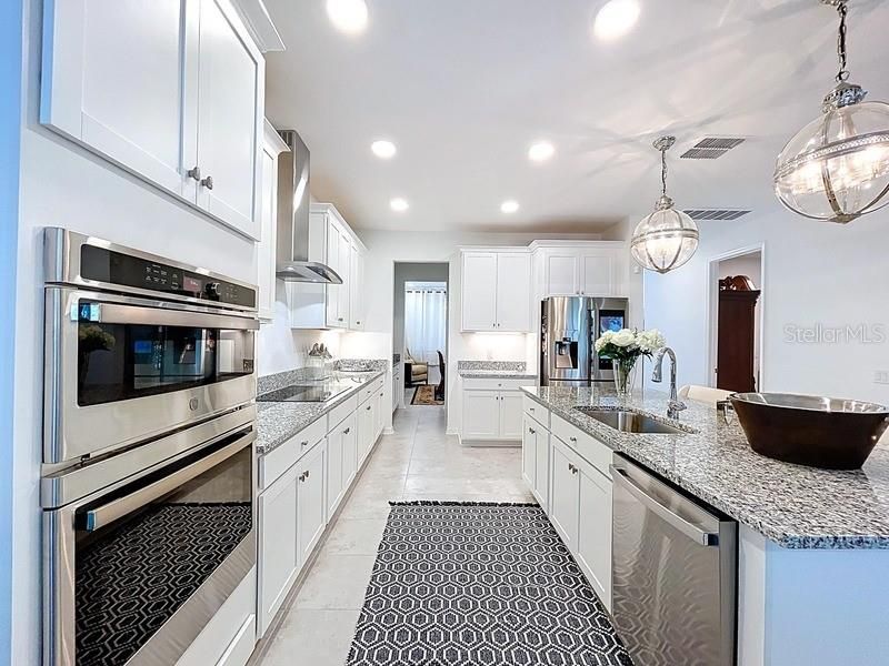 待售: $638,000 (5 贝兹, 4 浴室, 3761 平方英尺)