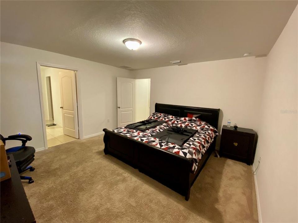 En Renta: $1,995 (4 camas, 2 baños, 2058 Pies cuadrados)