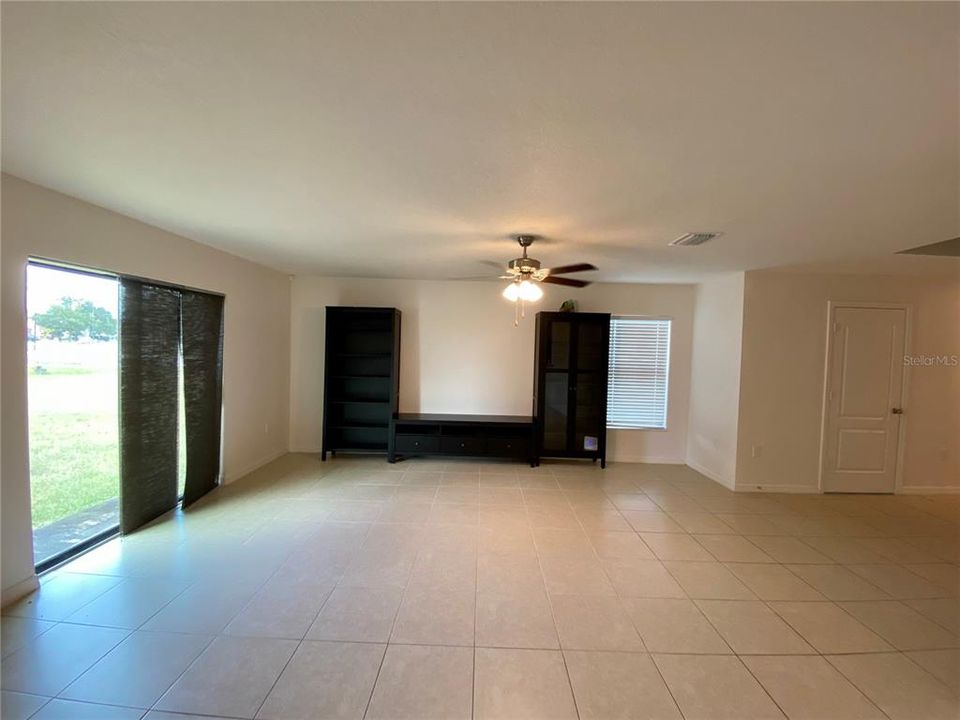 En Renta: $1,995 (4 camas, 2 baños, 2058 Pies cuadrados)