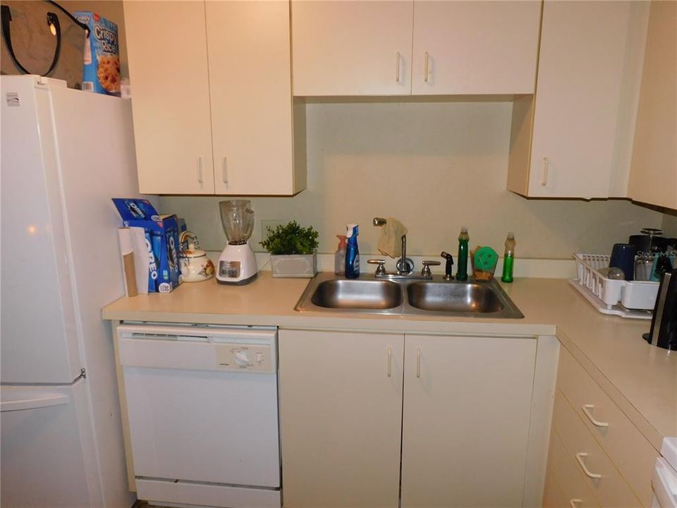 На продажу: $120,000 (1 спален, 1 ванн, 712 Квадратных фут)