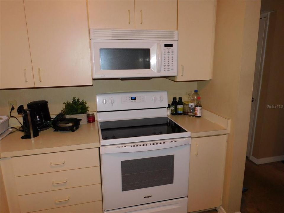 На продажу: $120,000 (1 спален, 1 ванн, 712 Квадратных фут)