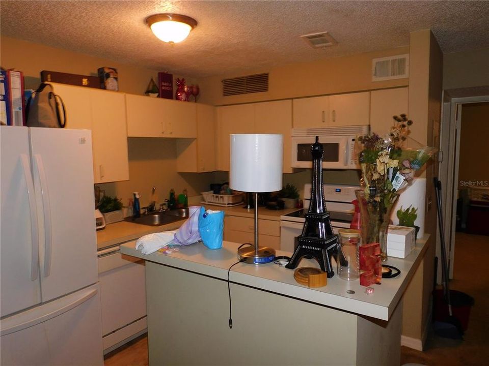 На продажу: $120,000 (1 спален, 1 ванн, 712 Квадратных фут)