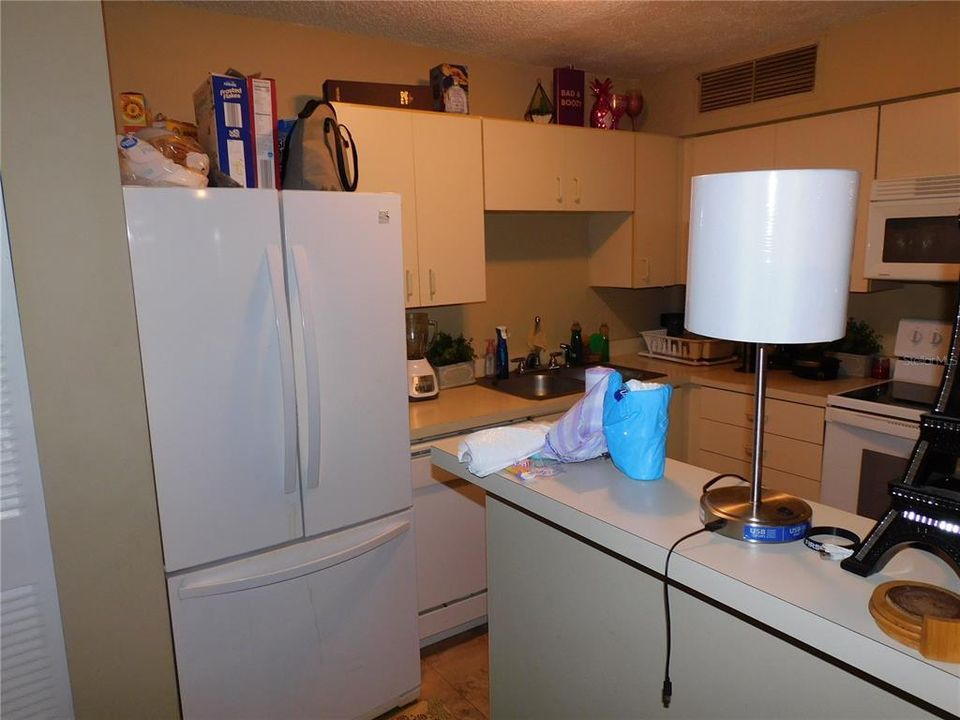 На продажу: $120,000 (1 спален, 1 ванн, 712 Квадратных фут)