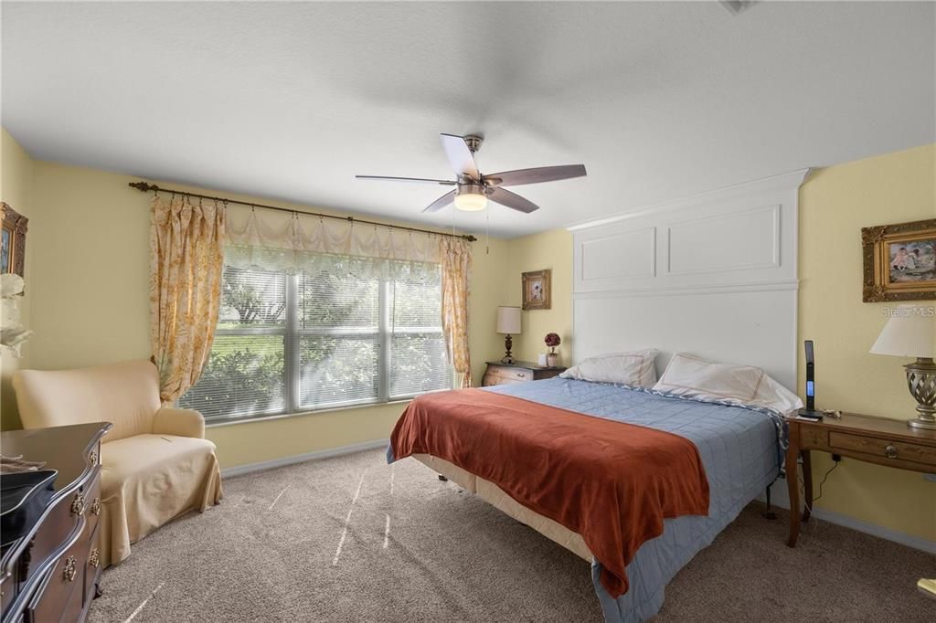 For Rent: $1,900 (2 beds, 2 baths, 1374 Square Feet)