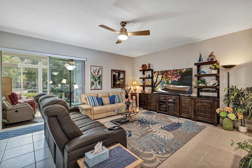 Active With Contract: $300,000 (2 beds, 2 baths, 1822 Square Feet)