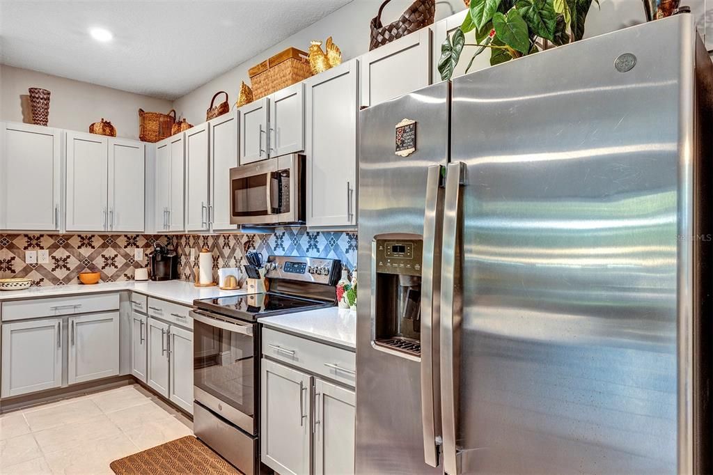 Active With Contract: $300,000 (2 beds, 2 baths, 1822 Square Feet)