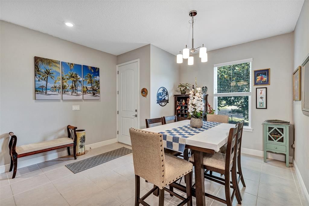 Active With Contract: $300,000 (2 beds, 2 baths, 1822 Square Feet)